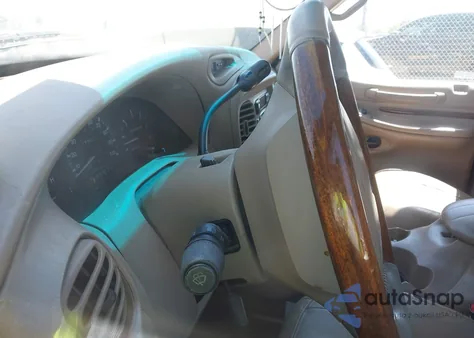 1998 Lincoln Navigator z USA, uszkodzony, nr VIN 5LMPU28L7WLJ18530